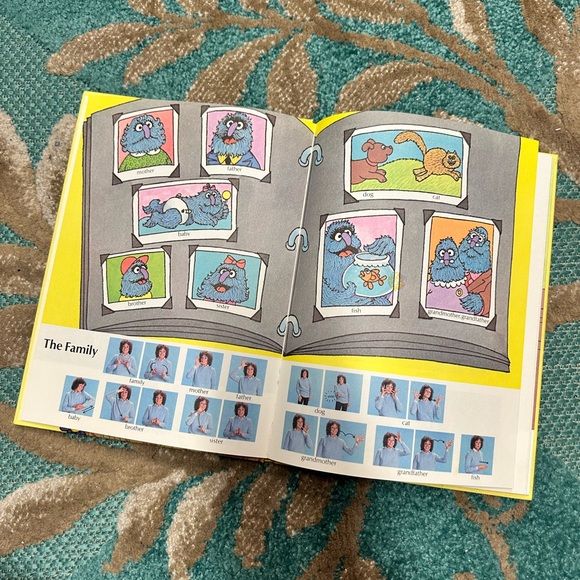 Sesame Street Sign Language Fun Book - Yellow and Red - Picture 9 of 12
